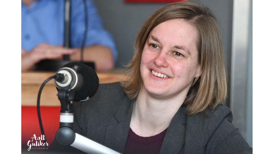 Irene Moes bij Politiek Cafe Bouwen en Wonen