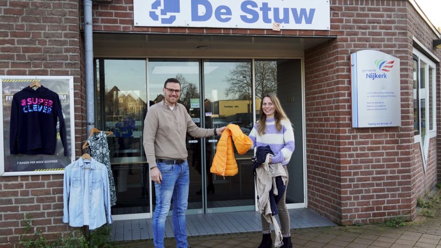 Tweedehands kledingmarkt voor Glazen Thuis